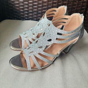 NWT Forever 10 Silver Sparkle Crystal Open Toe Rhinestone heelsl party wedding